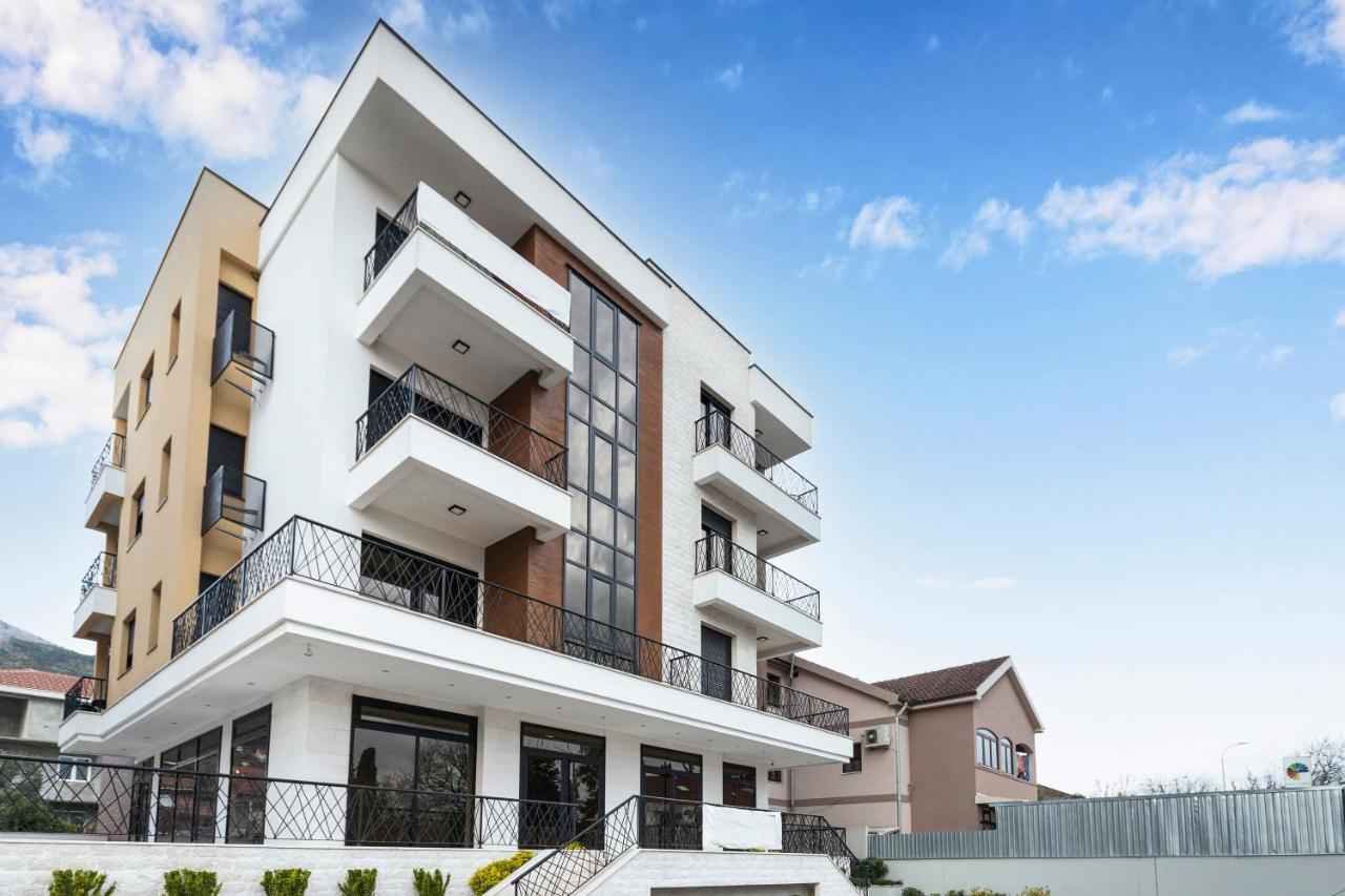 Ell Star Apartment Tivat Luaran gambar