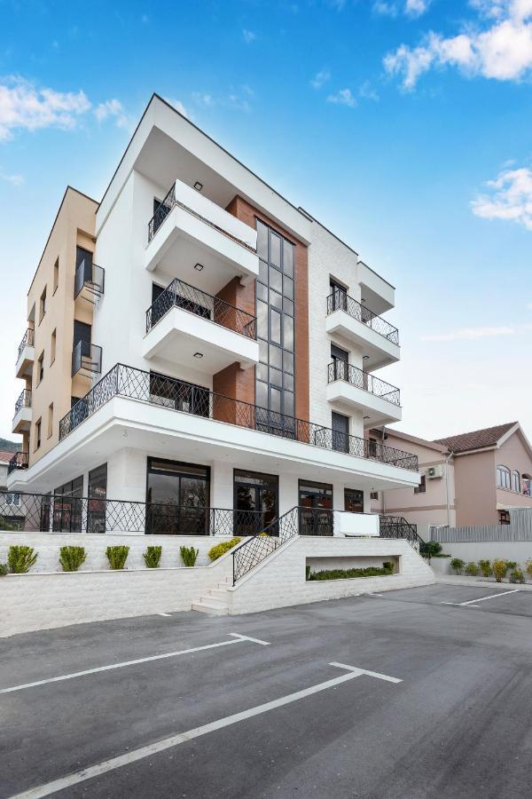 Ell Star Apartment Tivat Luaran gambar