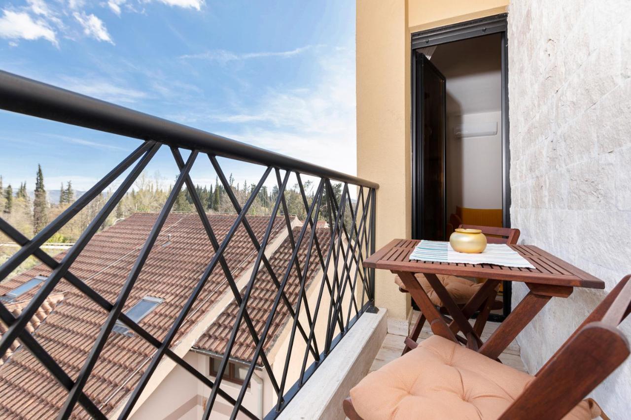 Ell Star Apartment Tivat Luaran gambar